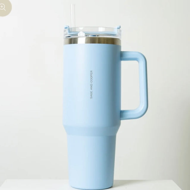 THE HIPPO BOTTLE- POWDER BLUE