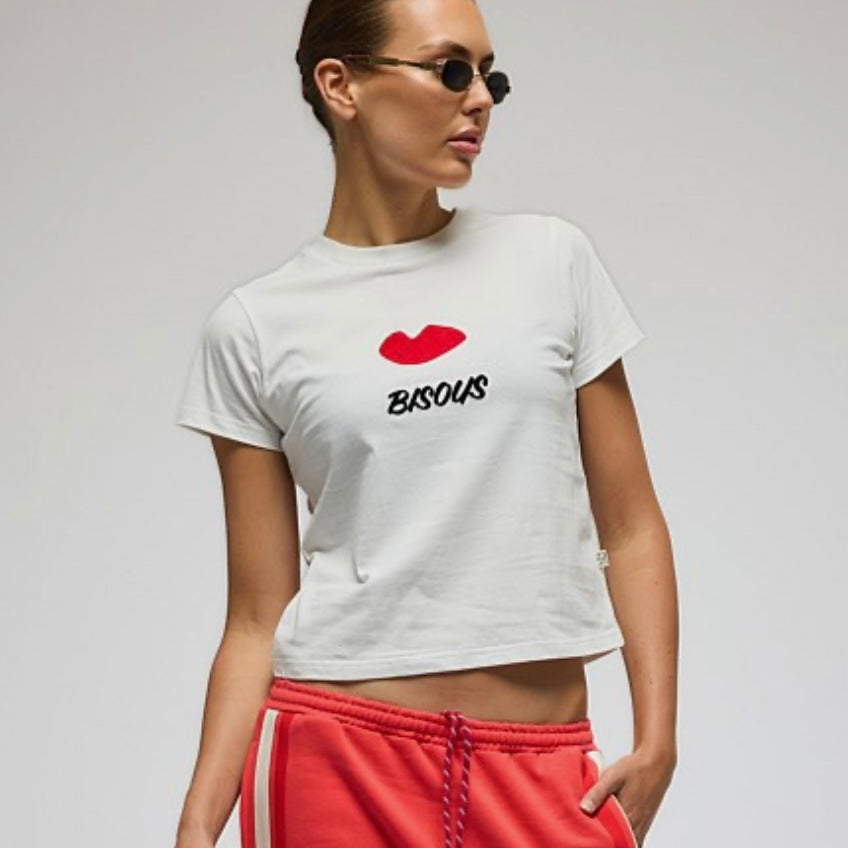 BISOUS BABY TEE-WARM WHITE