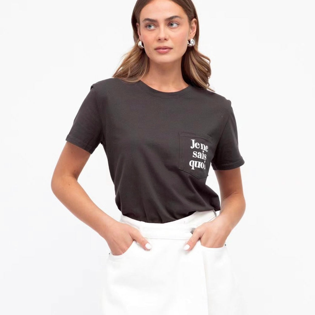JENE SAIS QUO TEE -CHARCOAL