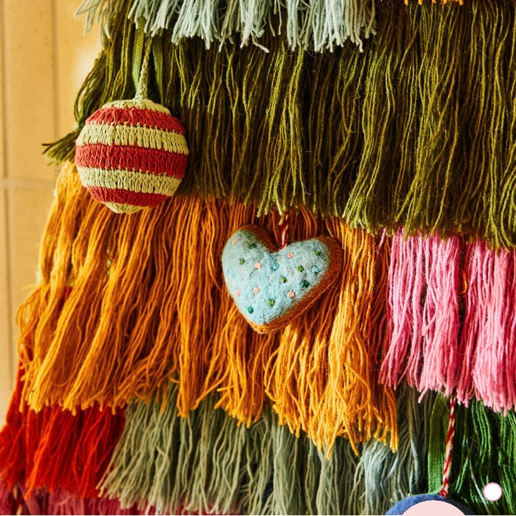 HEARTLEAF FELT DECORATION