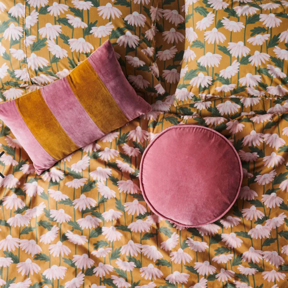 DUSTY ROSE VELVET PEA CUSHION
