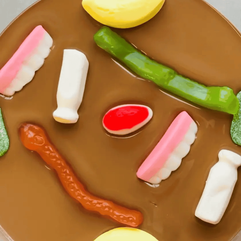 Giant Lolly Pizza -Milk Chocolate