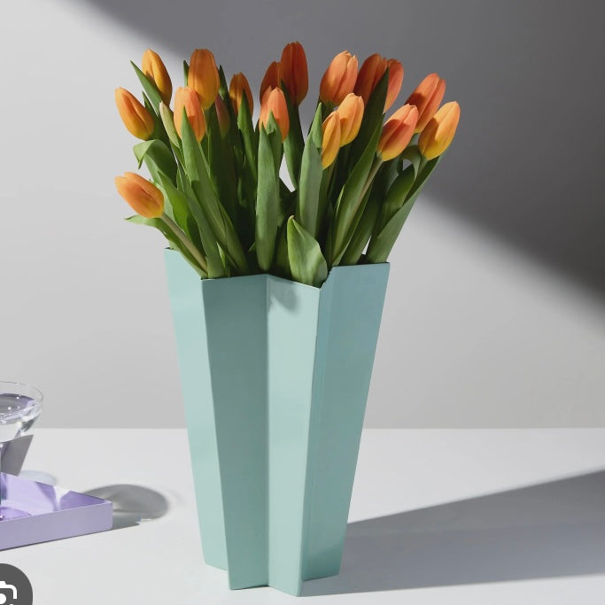 METAL STAR VASE - GREEN