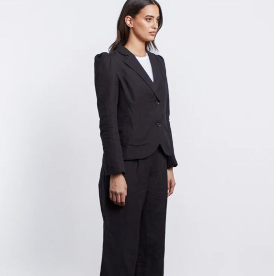 ALISON TAILORED BLAZER IN BLACK