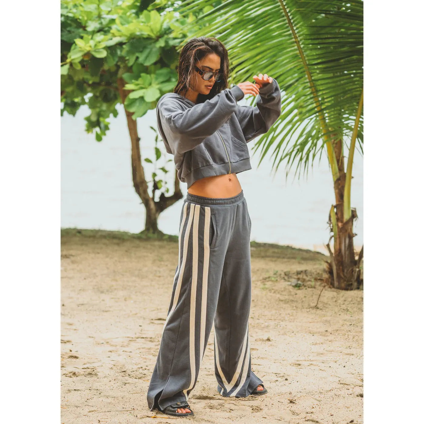 RACES TRACKPANT-WASHED BLACK