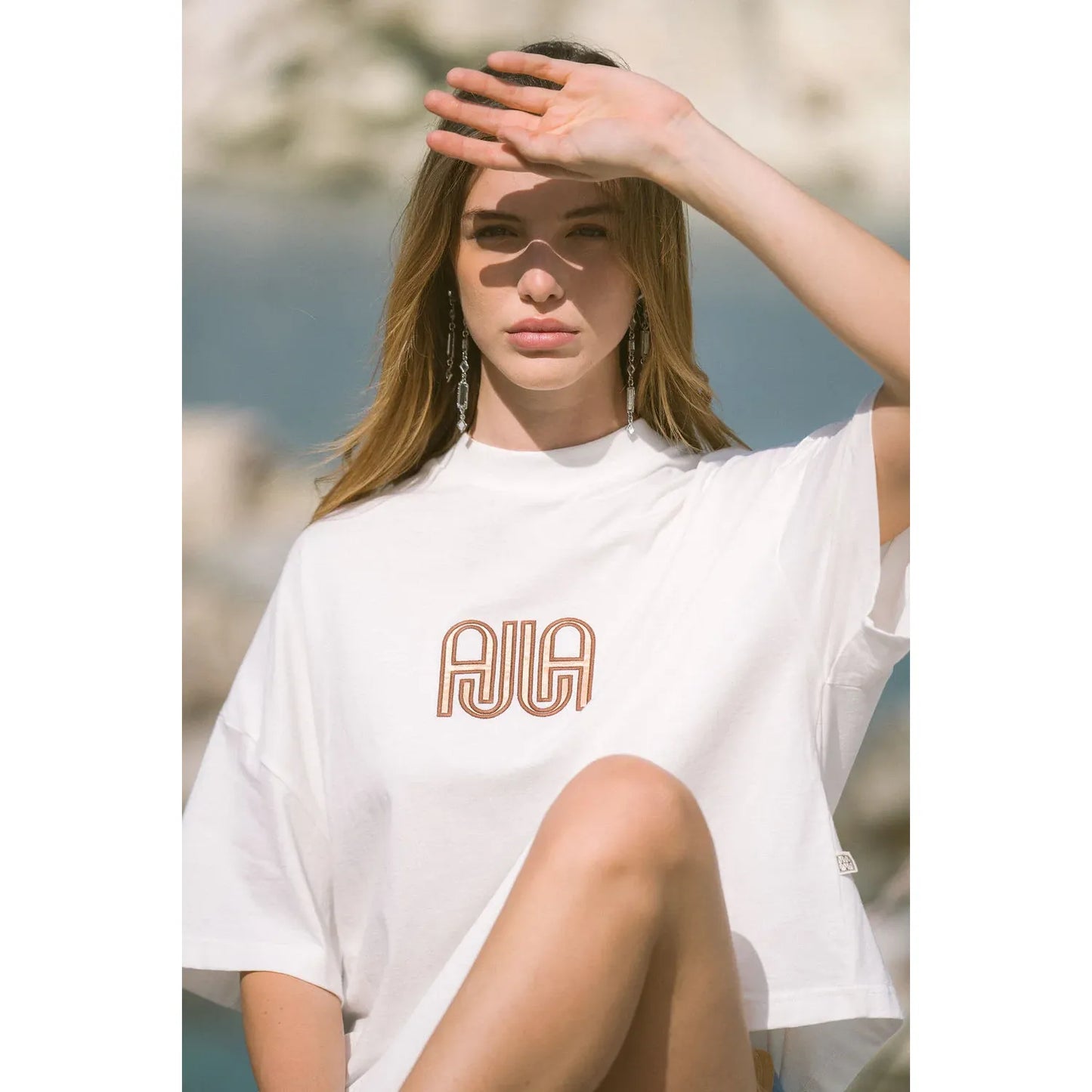 AJJA Oversized Tee-Snow