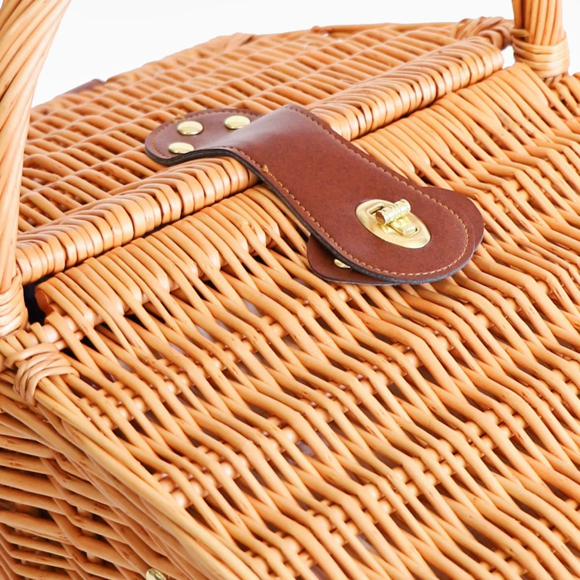 ICED VOVO STRIPE RATTAN PICNIC BASKET