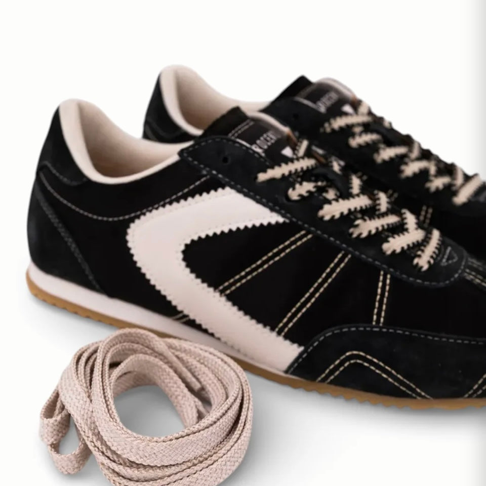 Nelly Sneaker | Black