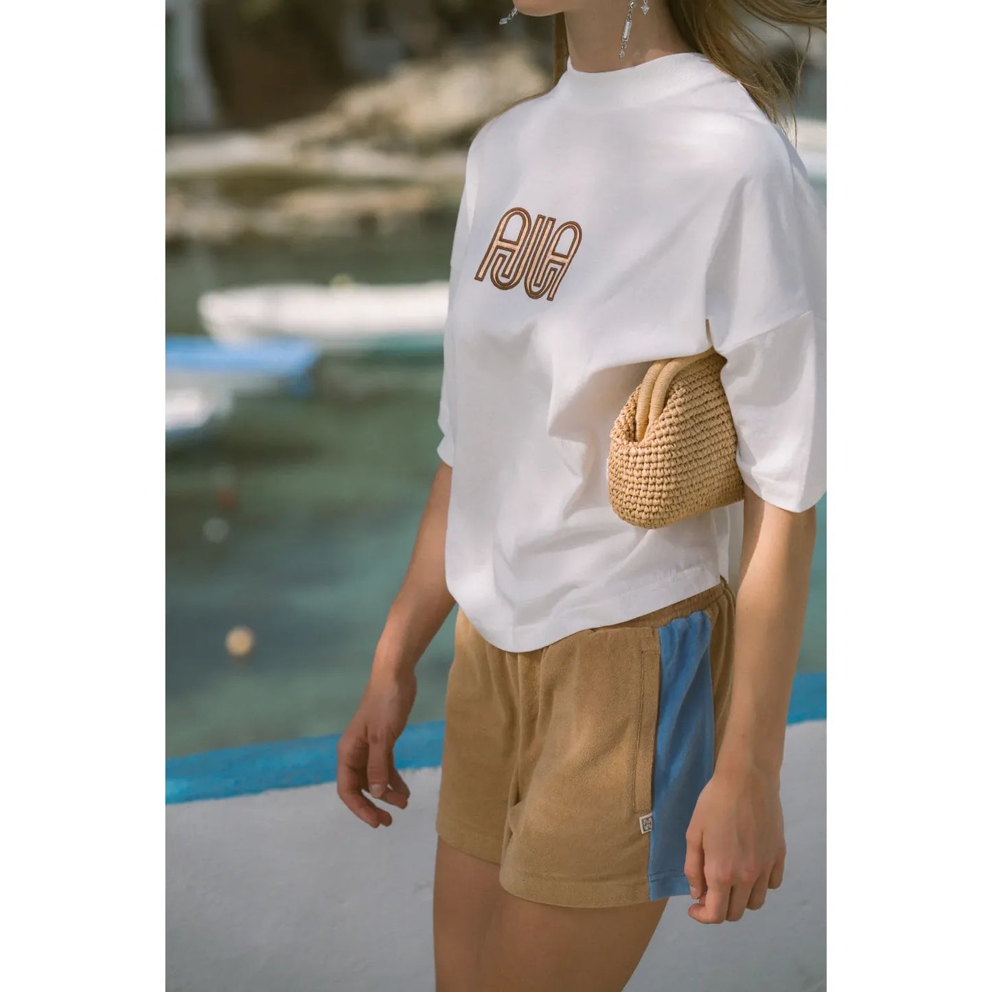 AJJA Oversized Tee-Snow