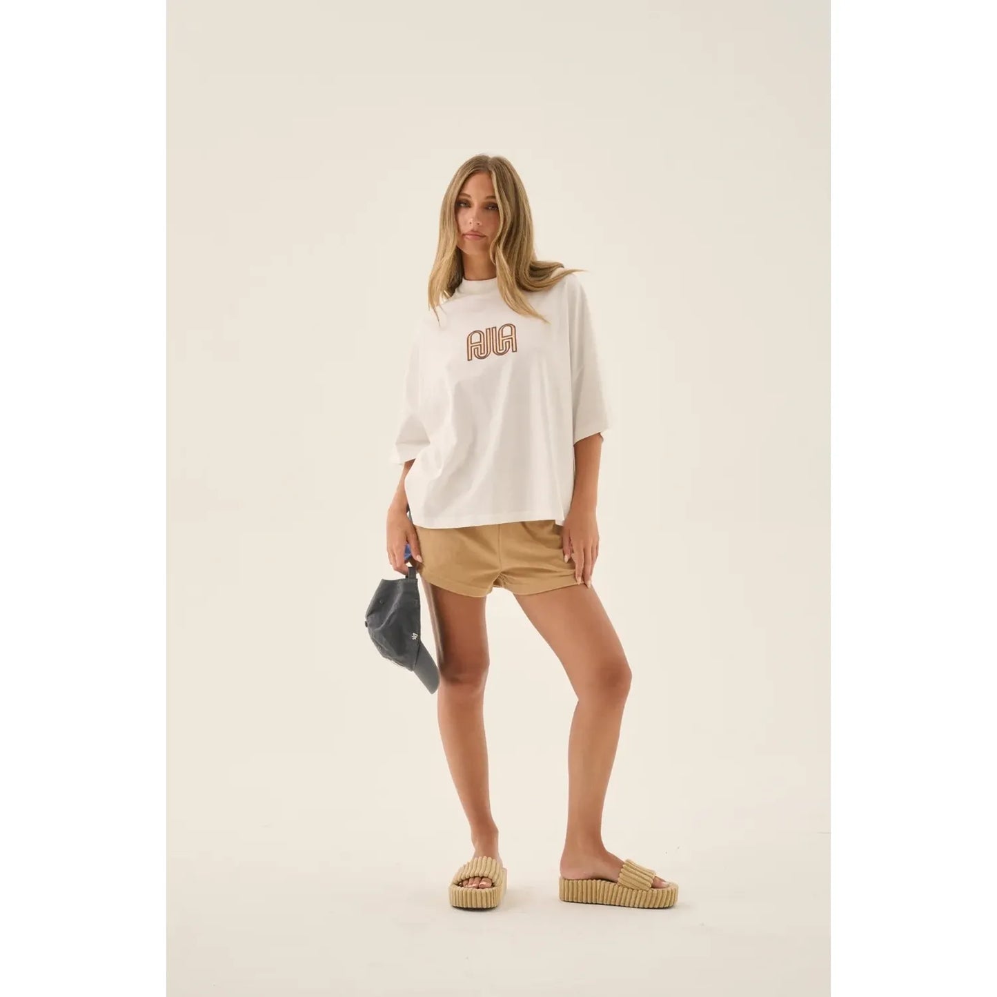 AJJA Oversized Tee-Snow