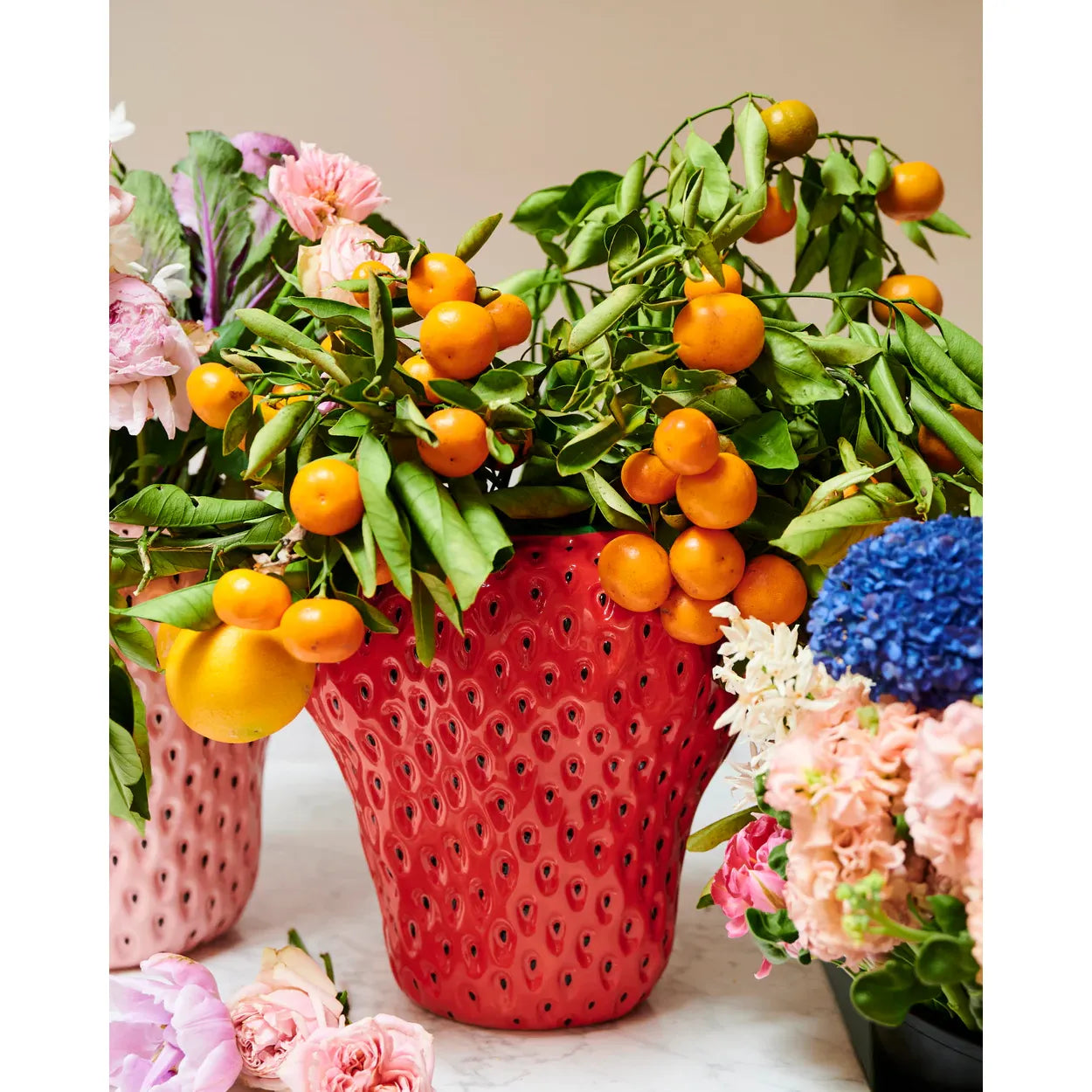 STRAWBERRY VASE