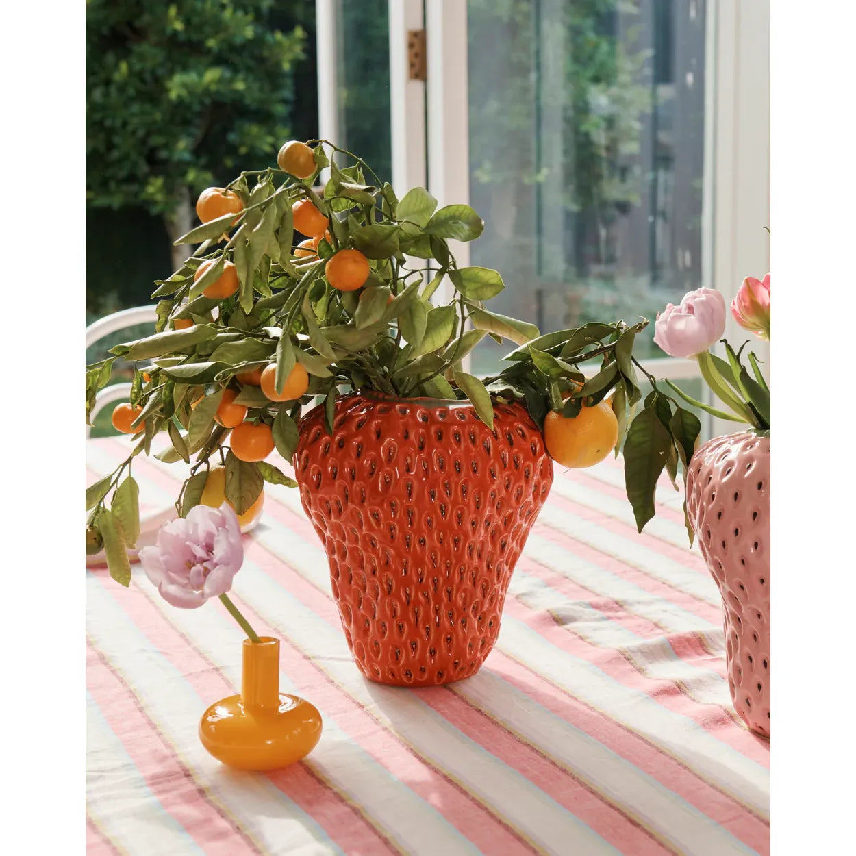 STRAWBERRY VASE