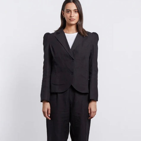 ALISON TAILORED BLAZER IN BLACK